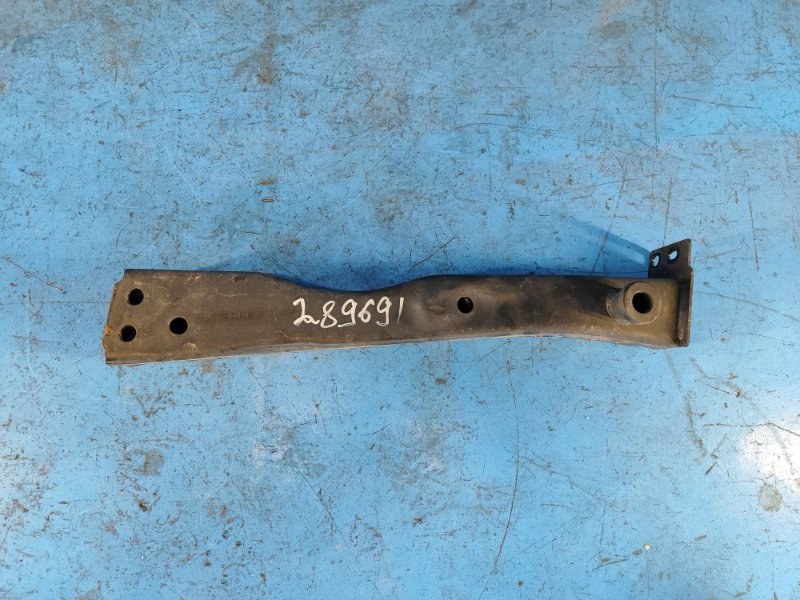 Front bumper reinforcement bracket NISSAN QASHQAI/ROGUE SPORT 14- Left.