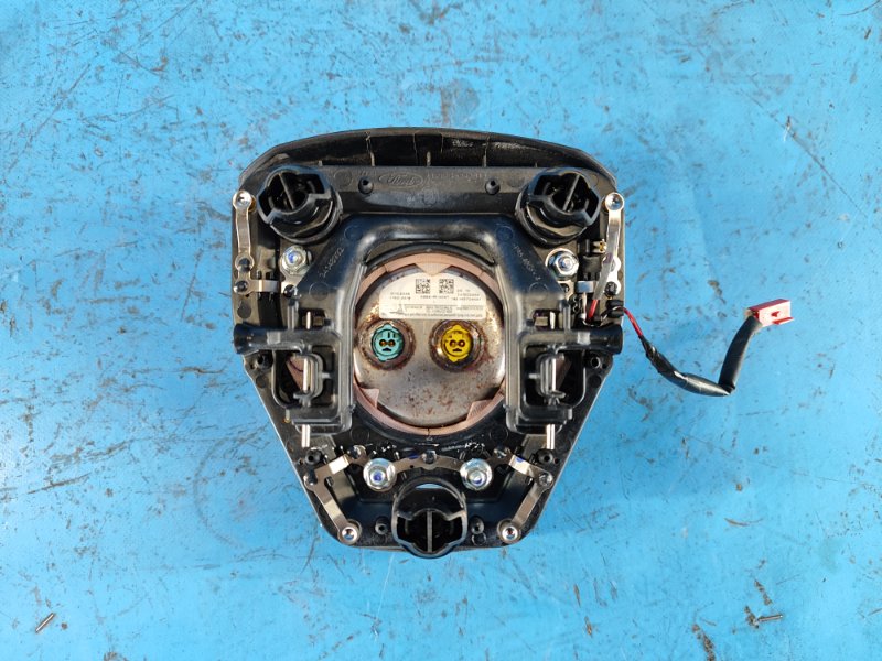 Steering wheel airbag for the 2018 Ford Expedition 17