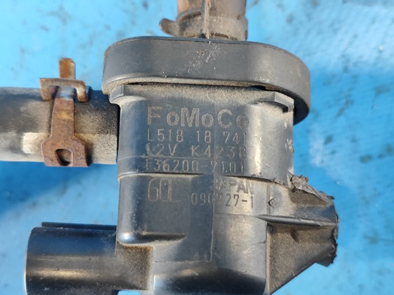 Electromagnetic valve (vacuum) MAZDA 3 BL 09-13 2009