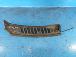 Plastic windshield trim / Ford Expedition 17-2018