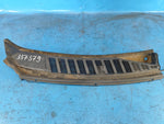 Plastic windshield trim / Ford Expedition 17-2018