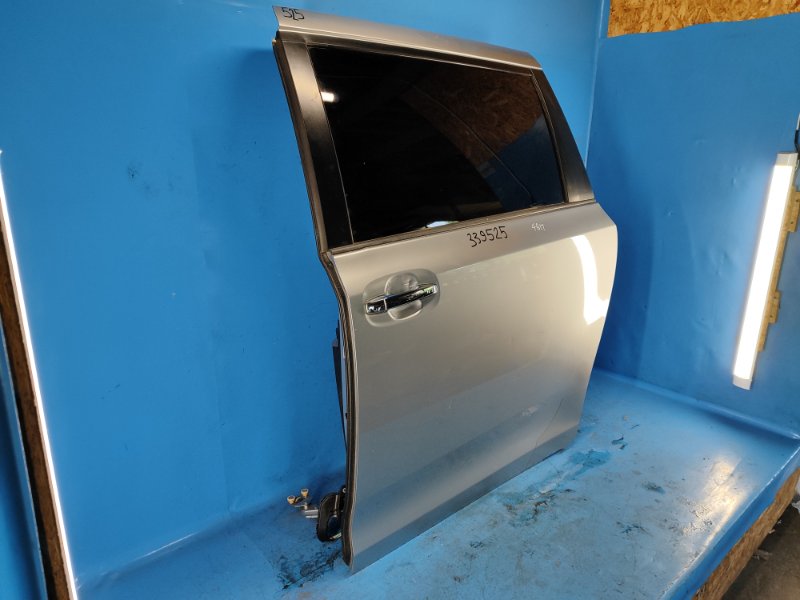 Door TOYOTA SIENNA 11-16 2015 Left. Rear.