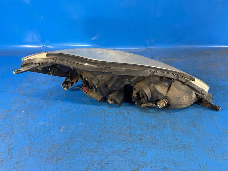 Headlight TOYOTA SIENNA 03-10 Left.