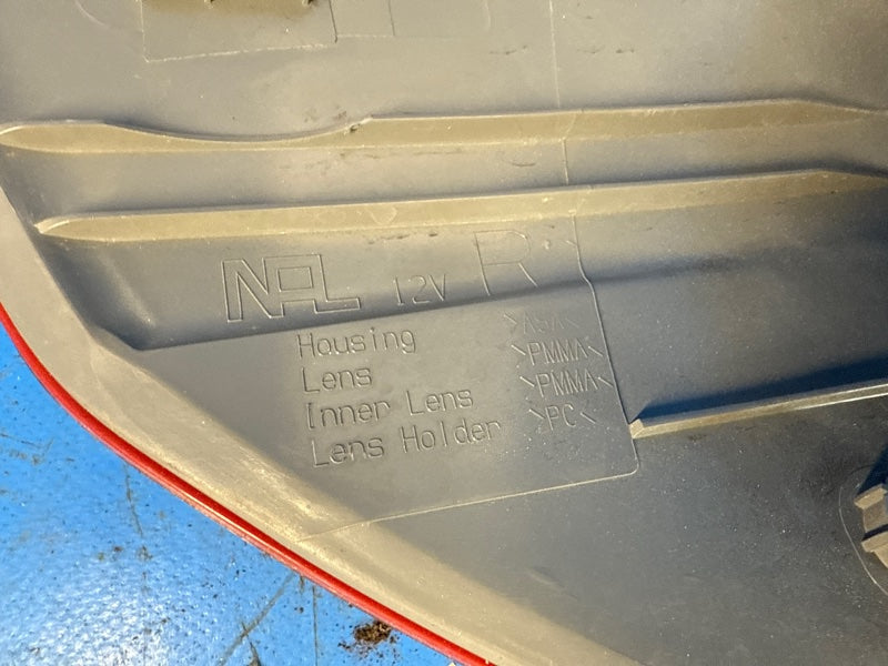 External light TOYOTA SIENNA 03-10 Right.