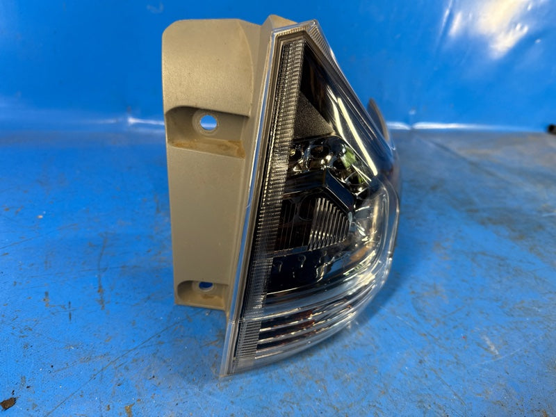 External light TOYOTA SIENNA 11-16 2015 Right.