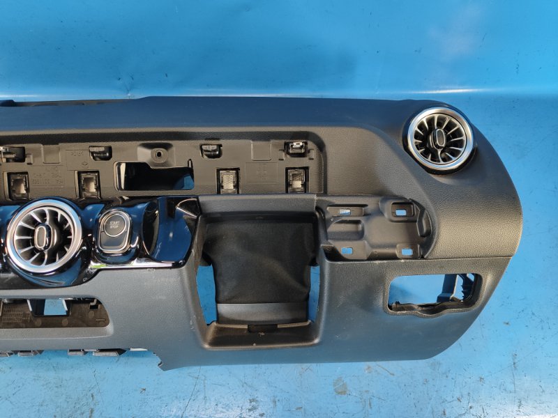 Mercedes EQA 23- dashboard
