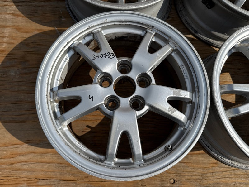 R15 Toyota Prius Wheel - 30 09-17