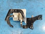 Brake master cylinder reservoir for Toyota Prius - 30 09-17