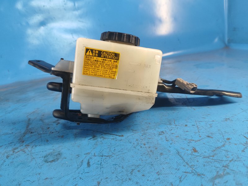 Brake Master Cylinder Reservoir for Lexus HS250H (ANF10) 09-12 2009
