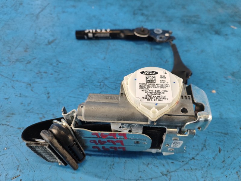 Seat belt FORD FUSION 14- Left. Front.