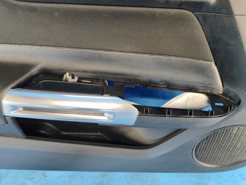 Door card FORD MUSTANG 15- Left. Front.