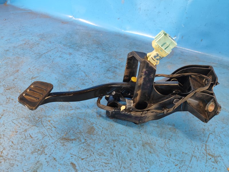 Brake pedal FORD MUSTANG 15-