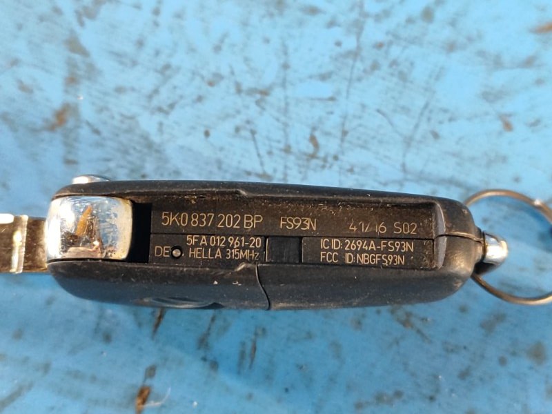 Ignition key for Volkswagen Tiguan 08-17 2017