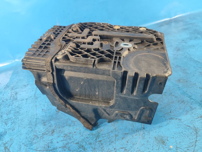 Battery shelf for Volvo XC70 07-16