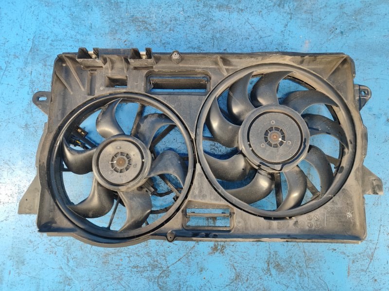 Diffuser of the main radiator fan FORD MUSTANG 15-