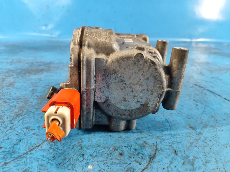 Air conditioning compressor for Toyota Prius Plus 11-14