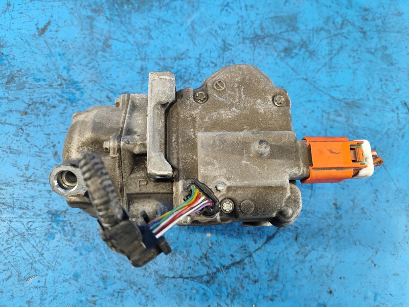 Air conditioning compressor for Toyota Prius Plus 11-14