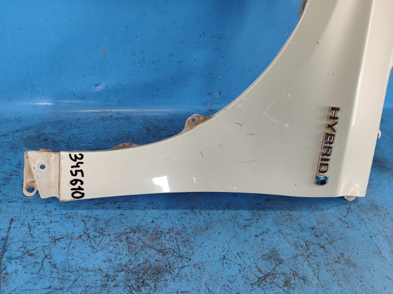 Front wing TOYOTA PRIUS - 30 09-17 Lev.