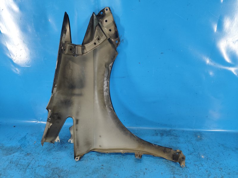 Front wing TOYOTA PRIUS - 30 09-17 Lev.