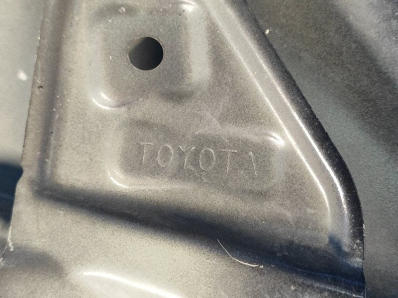 Front wing TOYOTA PRIUS - 30 09-17 Lev.