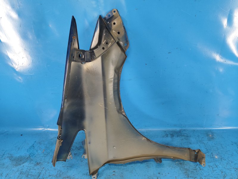 Front wing TOYOTA PRIUS - 30 09-17 Lev.