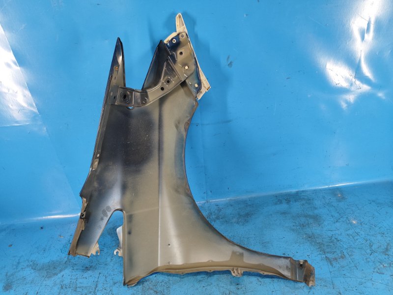Front wing TOYOTA PRIUS - 30 09-17 Lev.