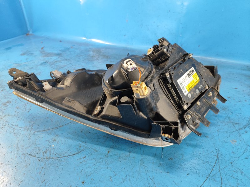 Headlight TOYOTA PRIUS - 20 03-11 Lev.