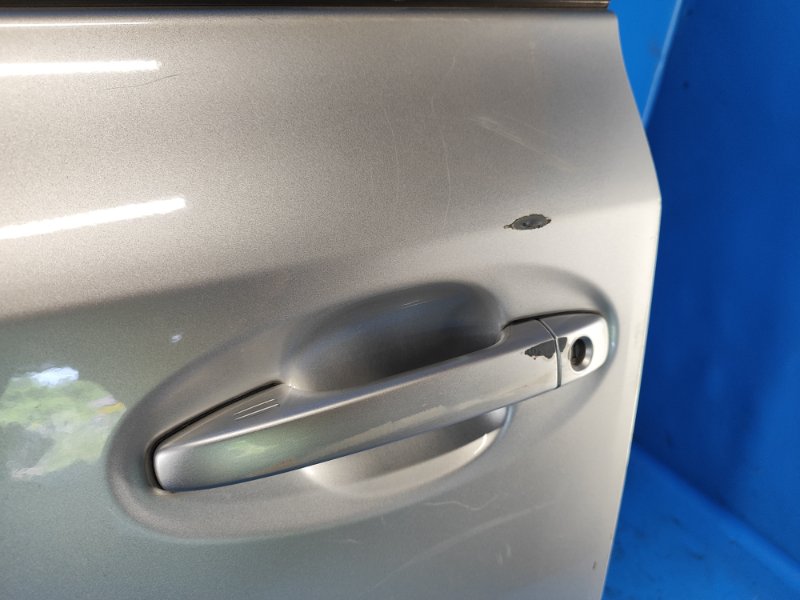Door TOYOTA PRIUS PLUS 11-14 Left. Front.