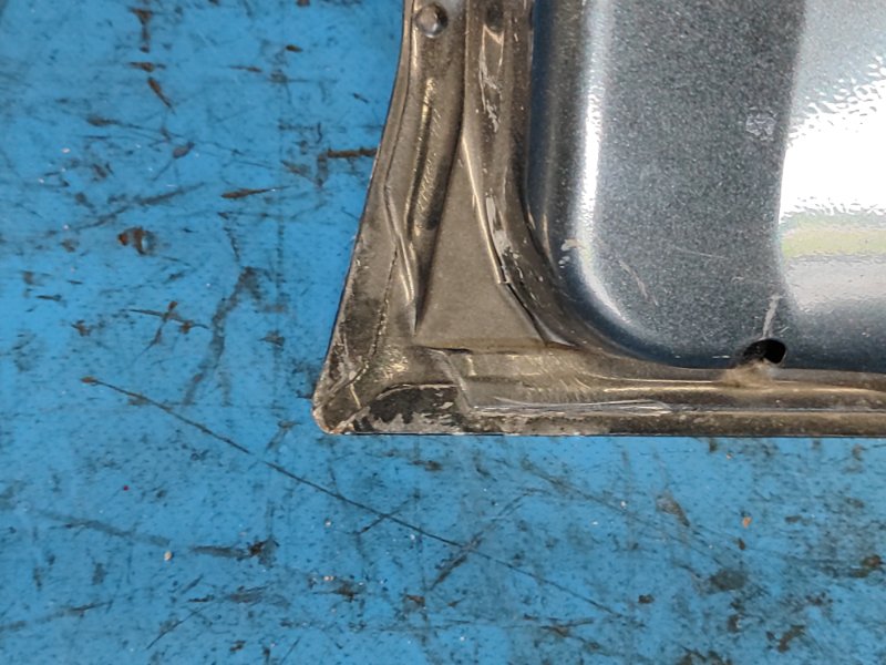 Door TOYOTA RAV4 05-12 Left. Front.