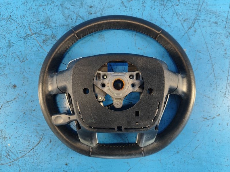 Toyota Prius steering wheel - 30 09-17