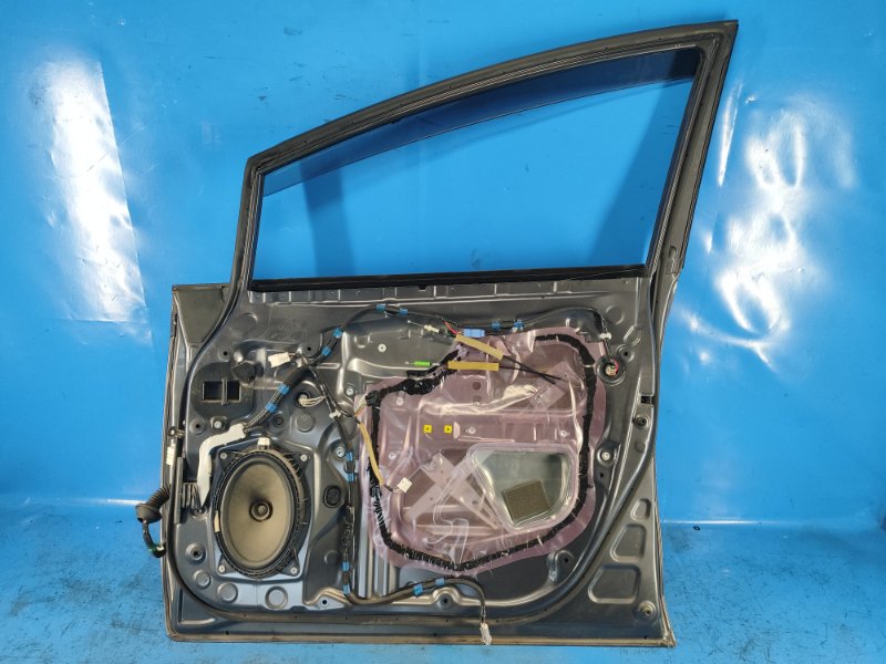 Door TOYOTA PRIUS PLUS 11-14 Right Front.