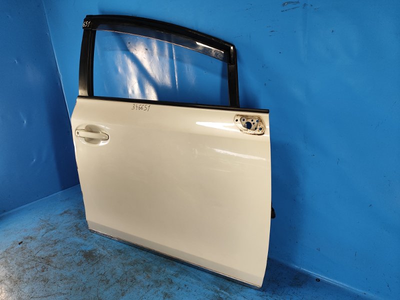 Door TOYOTA PRIUS PLUS 11-14 Right Front.