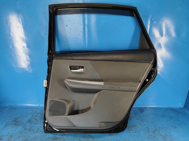 Door TOYOTA PRIUS PLUS 11-14 Right Rear