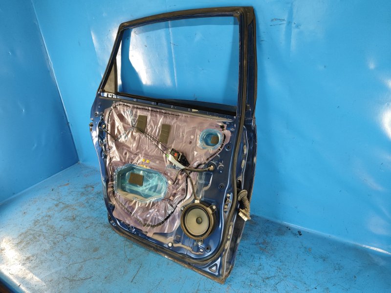 Door TOYOTA PRIUS PLUS 11-14 Left. Rear.