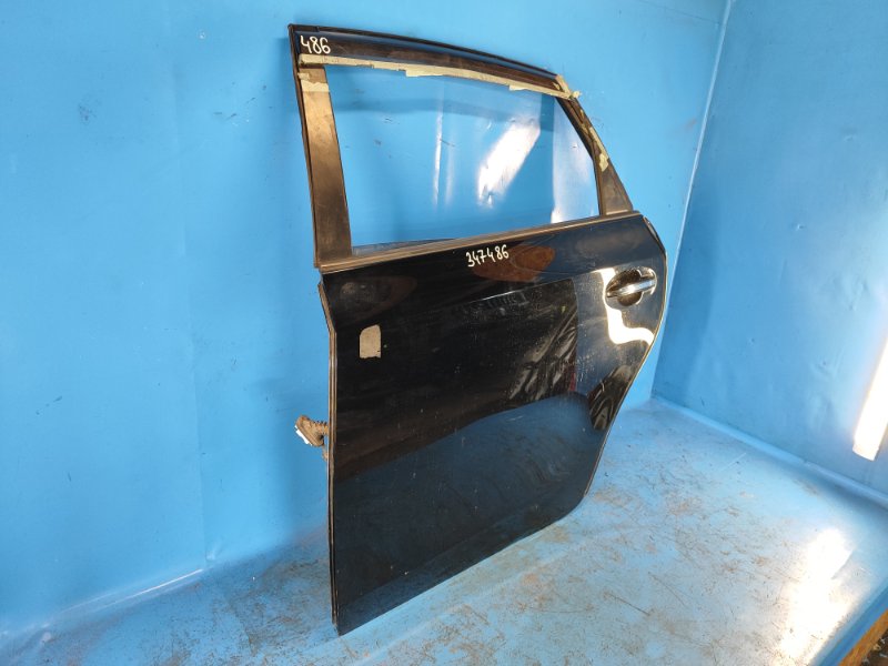 Door TOYOTA PRIUS PLUS 11-14 Left. Rear.