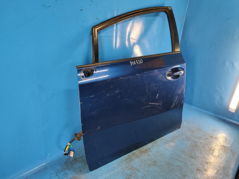 Door TOYOTA PRIUS PLUS 11-14 Left. Front.