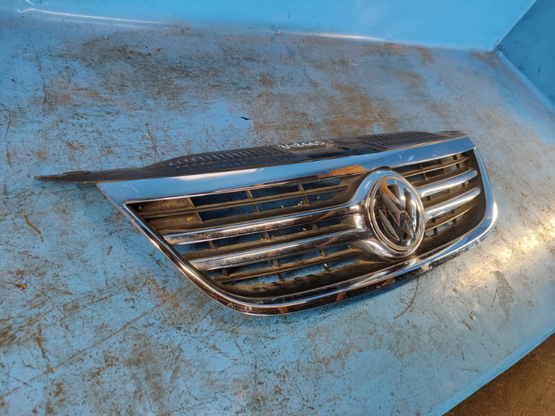 Radiator grill VOLKSWAGEN TIGUAN 08-17