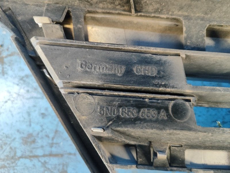 Radiator grill VOLKSWAGEN TIGUAN 08-17