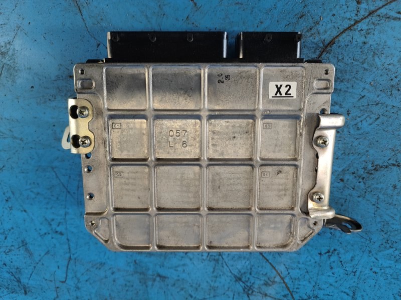 Engine control unit Toyota Prius - 30 09-17