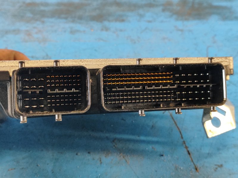 Engine control unit Toyota Prius - 30 09-17