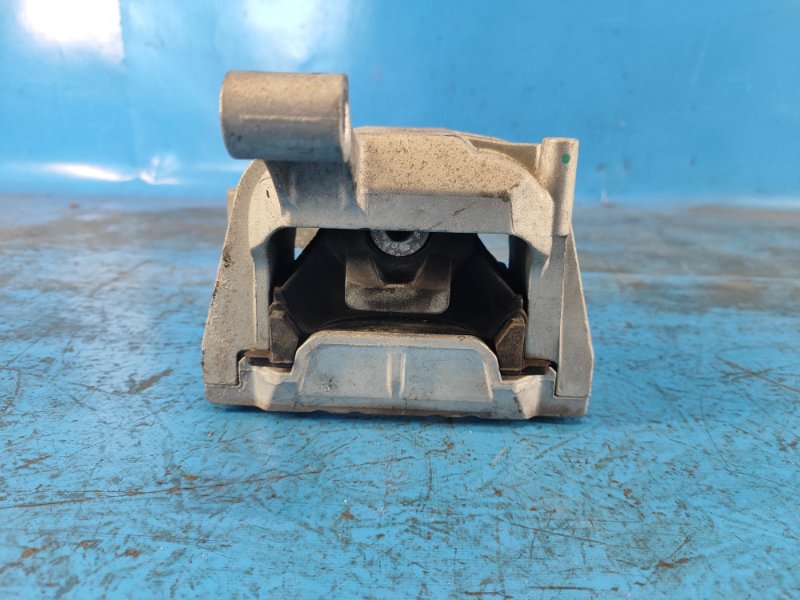 Engine mount VOLKSWAGEN TIGUAN 08-17 2017 Right.