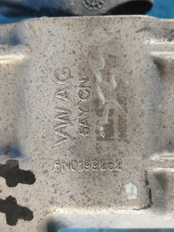 Engine mount VOLKSWAGEN TIGUAN 08-17 2017 Right.