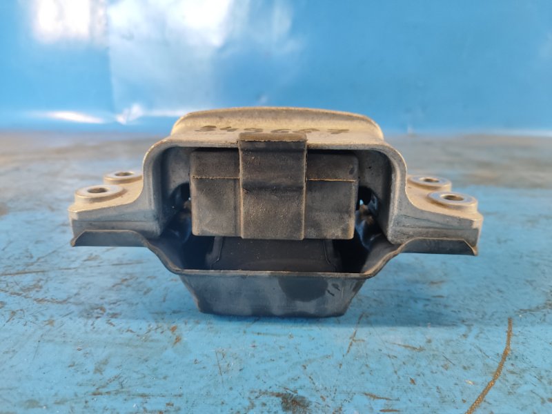 Automatic transmission mount for Volkswagen Tiguan 08-17 2017