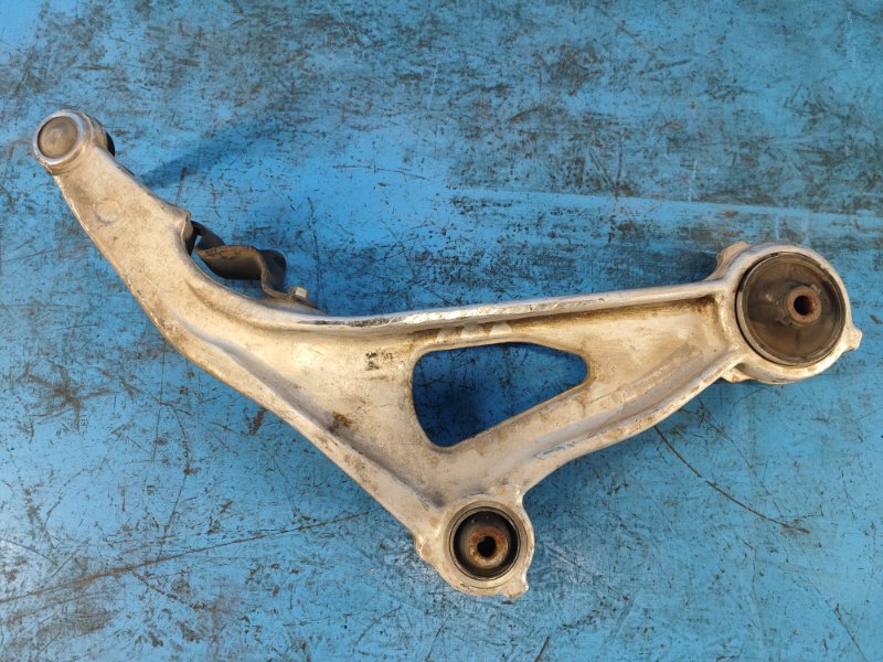 Lower front suspension arm NISSAN PATHFINDER R52 12-21 Left.