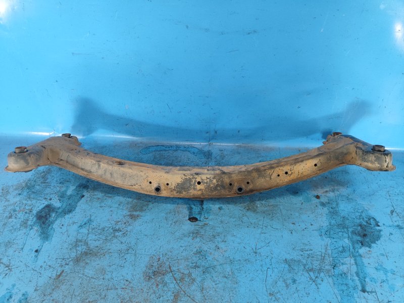 Rear suspension beam for the 96-01 Lexus ES300