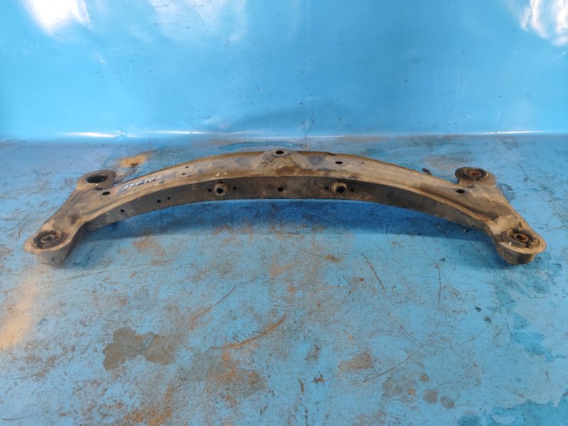 Rear suspension beam for the 96-01 Lexus ES300