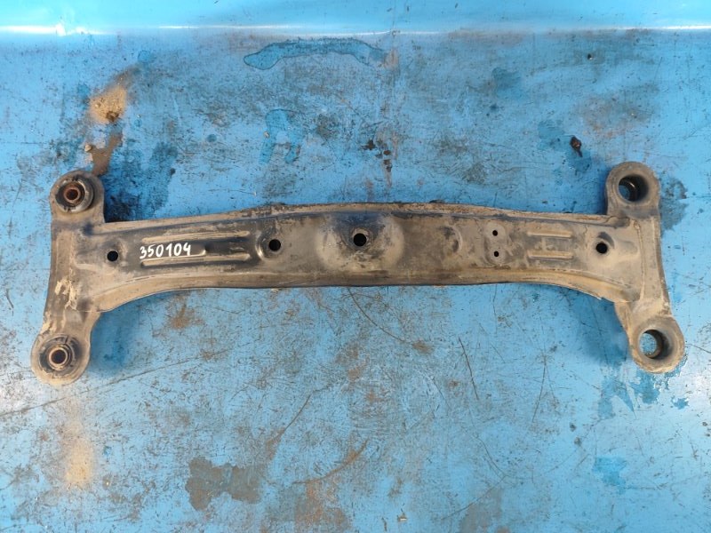 Rear suspension beam for the 96-01 Lexus ES300