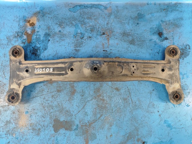 Rear suspension beam for the 96-01 Lexus ES300