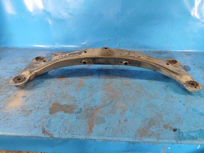 Rear suspension beam for the 96-01 Lexus ES300