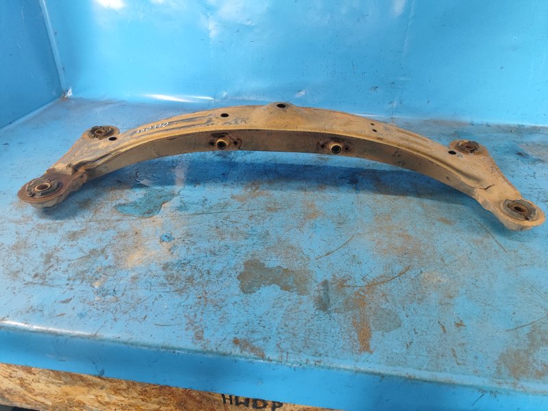 Rear suspension beam for the 96-01 Lexus ES300